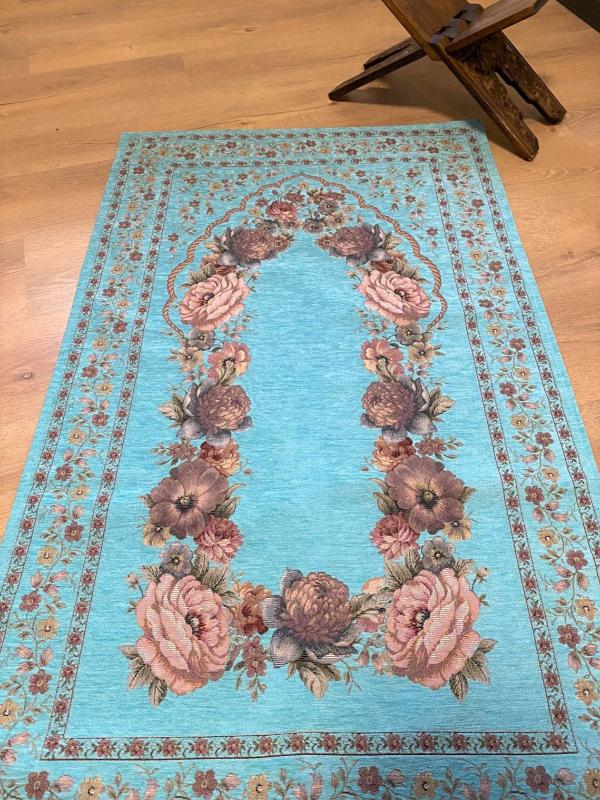 BELİEVE FİRUZE MAVİSİ JAKARLI DOKUMA GOBLEN DEKORATİF ASTARSIZ SAÇAKSIZ ŞÖNİLLİ SECCADE 70*115